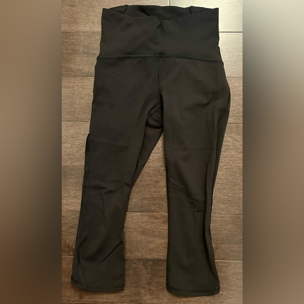 Lululemon Black Cropped Legging with Mesh Detail